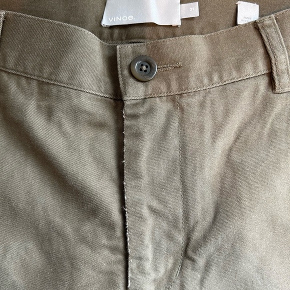 Vince women’s cotton chino shorts. 9” inseam. Classic olive color. Frayed edge. - Picture 6 of 10